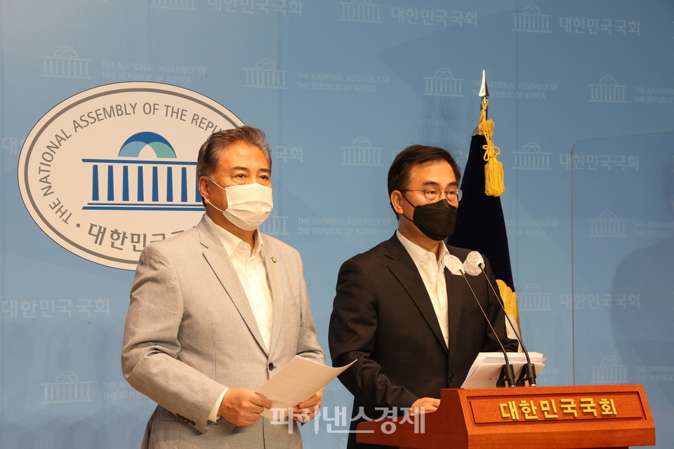 박진의원(좌), 최형두 의원