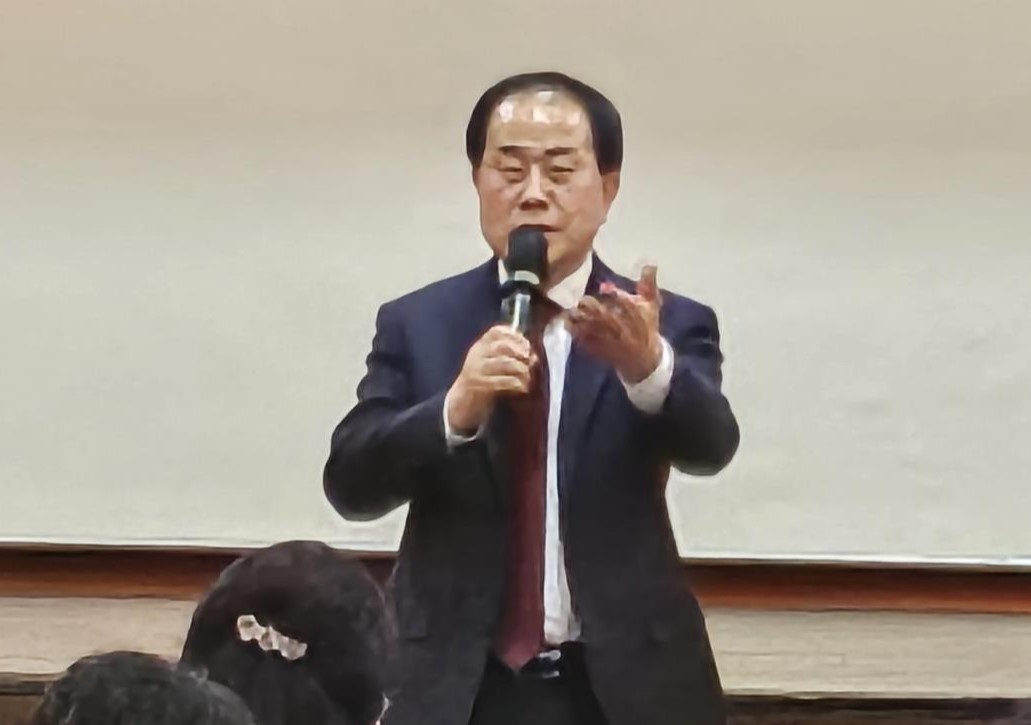 ‘으랏차차 출생장려 국민댄조 서울시 캠페인’에서 축사를 하고 있는 김용호 서울시의원